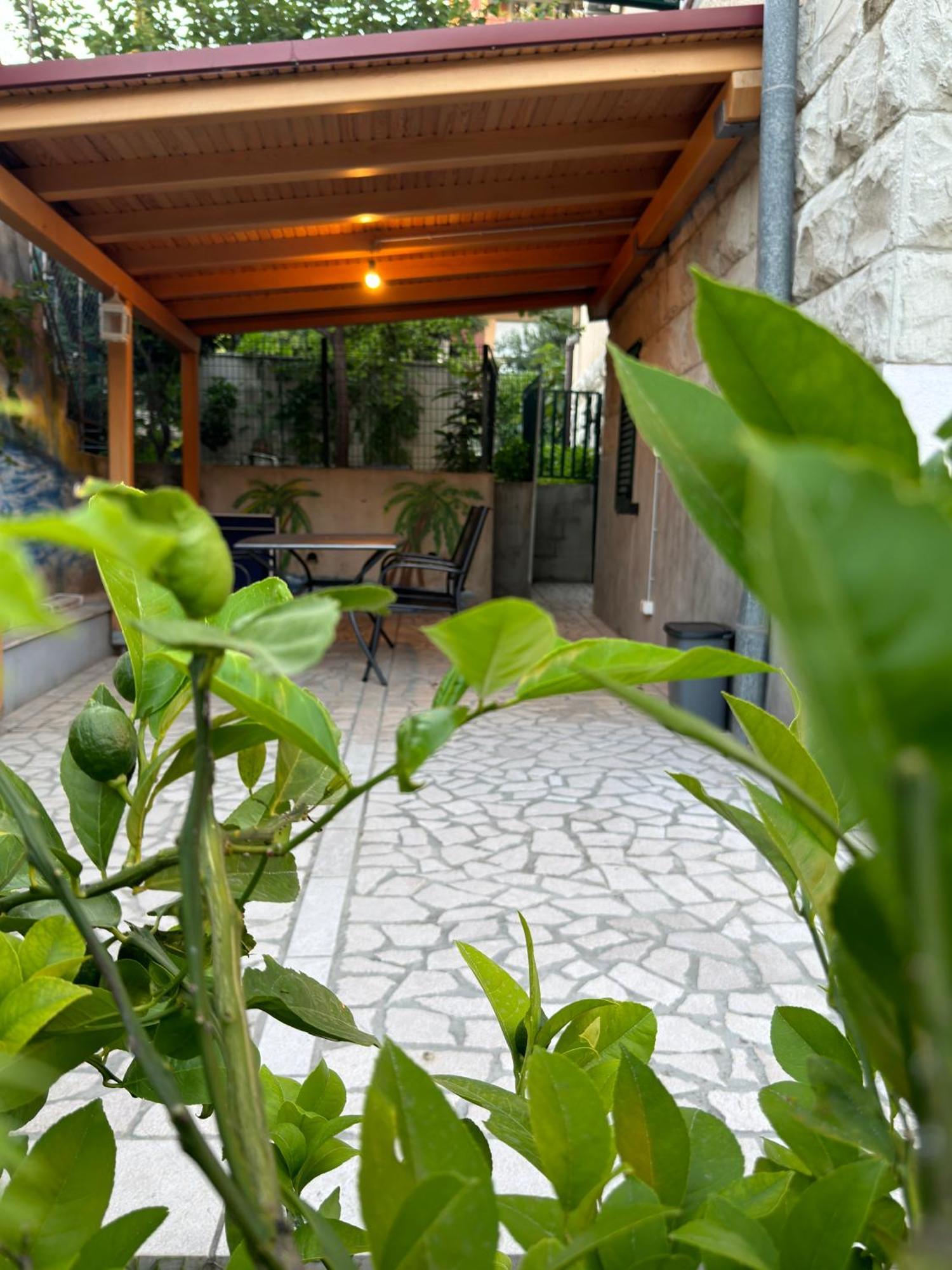דירות ספליט Valentinas Garden מראה חיצוני תמונה