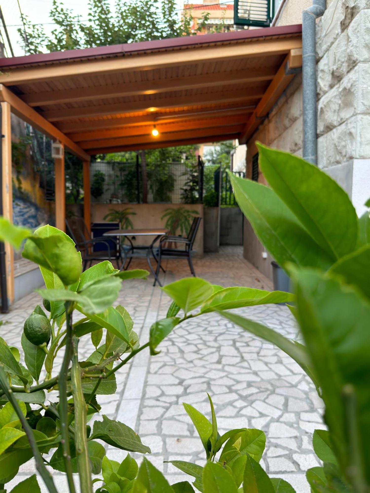 דירות ספליט Valentinas Garden מראה חיצוני תמונה